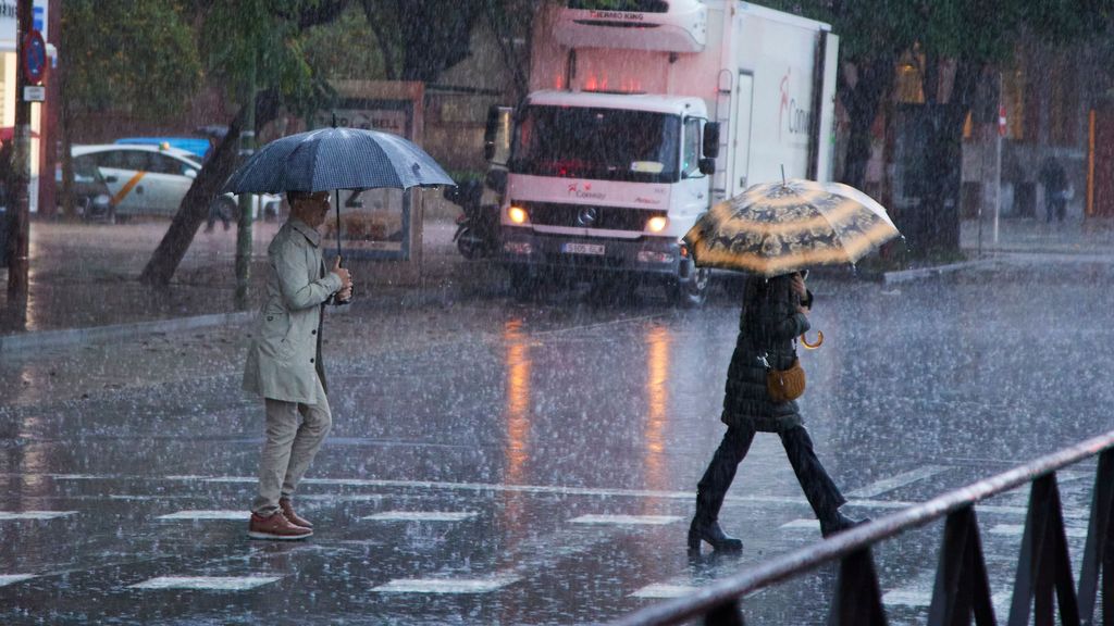 Llega la borrasca Efraín: las zonas de España en riesgo por lluvia, nieve y fuerte viento