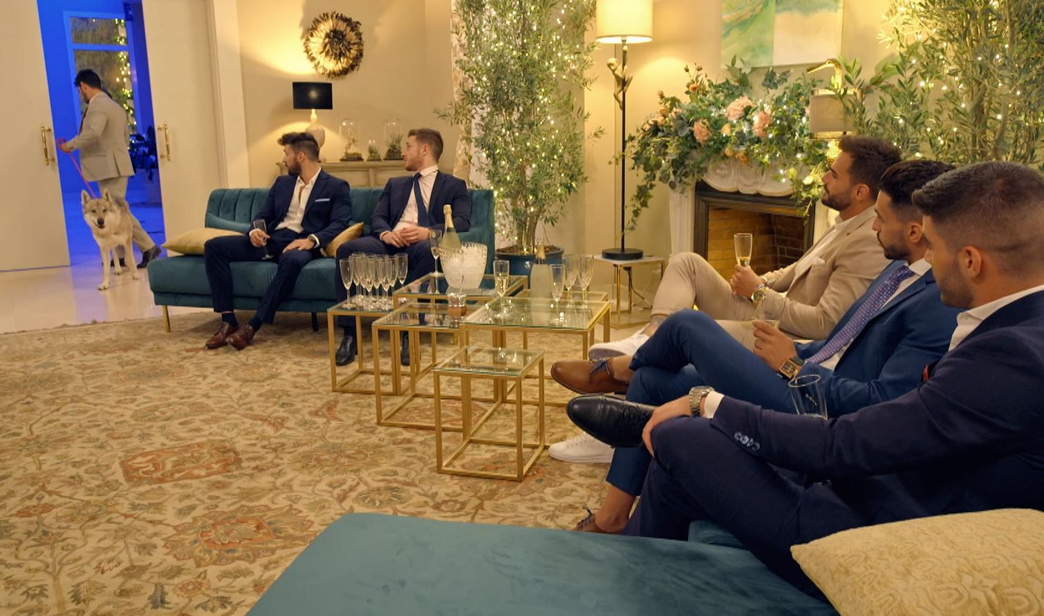 Los pretendientes de Sheila vivirán en una gran mansión