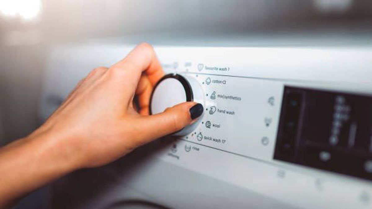 Según la OCU, para ahorrar en la factura de la luz también es importante adquirir un electrodoméstico "eficiente" Según la OCU, para ahorrar en la factura de la luz también es importante adquirir un electrodoméstico "eficiente"