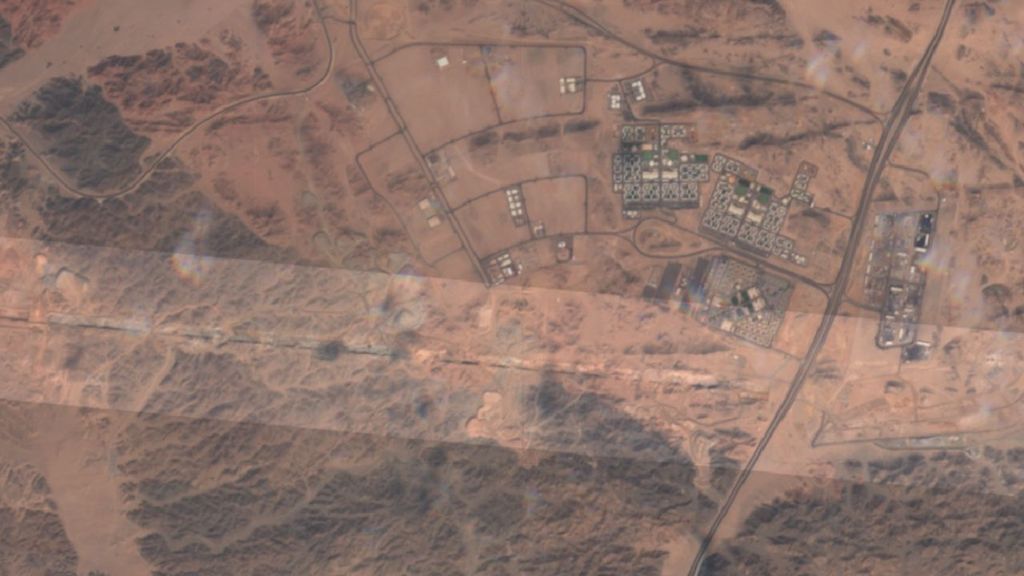 Una imagen de satélite revela que la megaciudad del futuro de Arabia Saudi se levanta a toda máquina