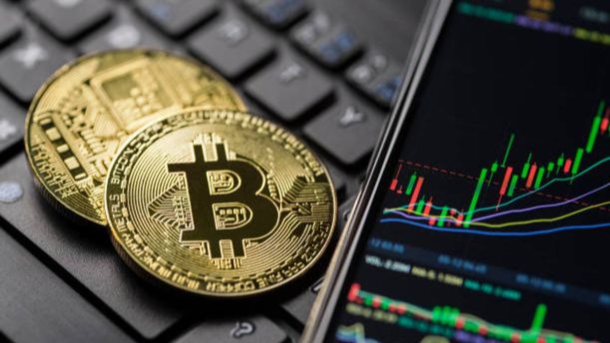 Las criptomonedas son divisas virtuales y descentralizadas que no requieren intermediarios a la hora de hacer transacciones Las criptomonedas son divisas virtuales y descentralizadas que no requieren intermediarios a la hora de hacer transacciones