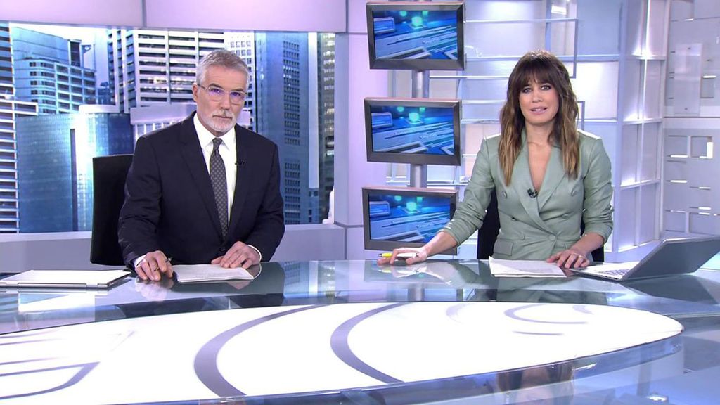 Con David Cantero e Isabel Jiménez Informativos Telecinco 2022 Mediodía 14/12/2022