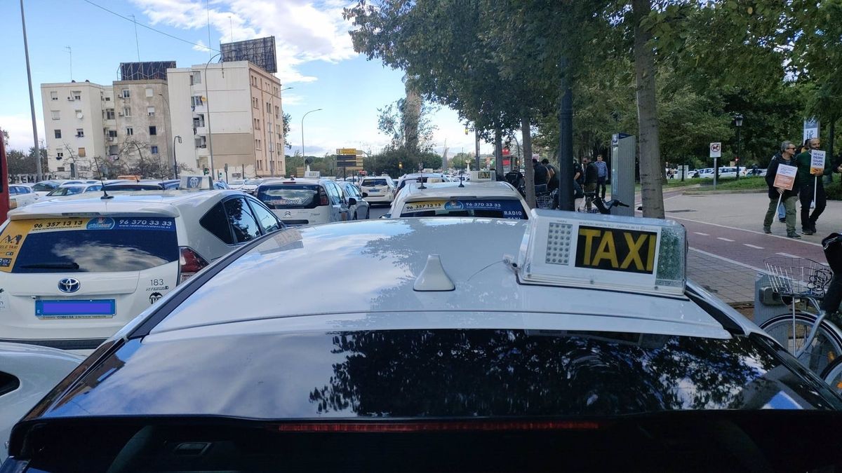 Los taxistas valencianos mantienen la huelga para los días de Nochebuena y Nochevieja