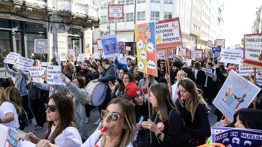 Protesta de dependientas de Inditex en A Coruña