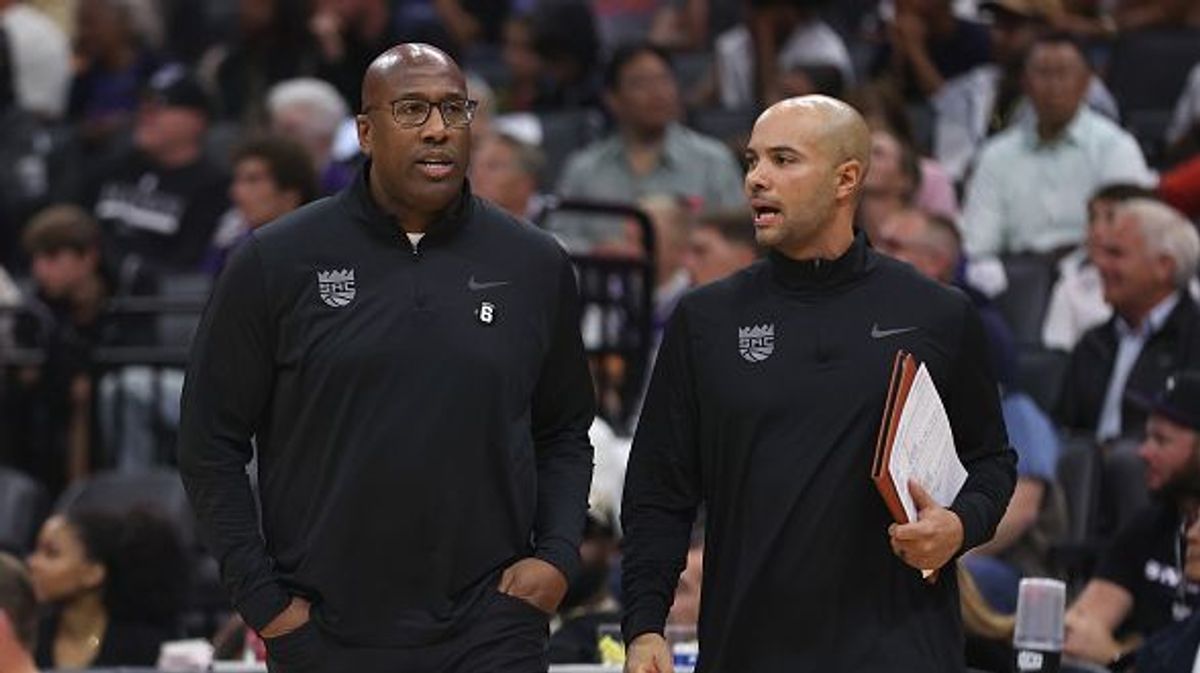SACRAMENTO, CALIFORNIA - OCTOBER 27: Sacramento Kings head coach Mike Brown talks to assistant coach Jordi
Fernandez during the game against the Memphis Grizzlies at Golden 1 Center on October 27, 2022 in Sacramento, California. NOTE TO USER: User expressly acknowledges and agrees that, by downloading and or using this photograph, User is consenting to the terms and conditions of the Getty Images License Agreement. (Photo by Lachlan Cunningham/Getty Images)