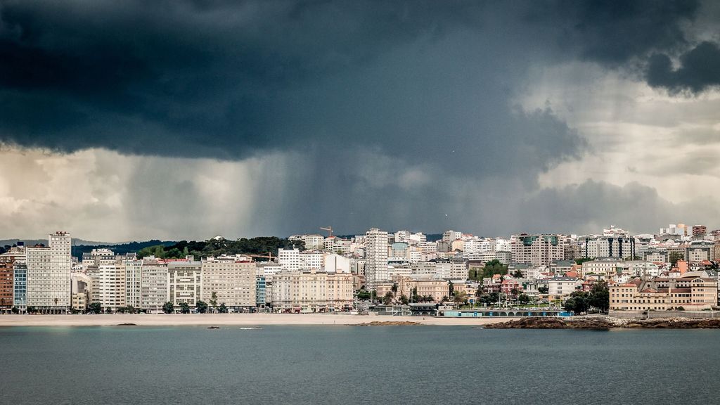 Este lunes llegará a España un frente con lluvia y fuerte viento