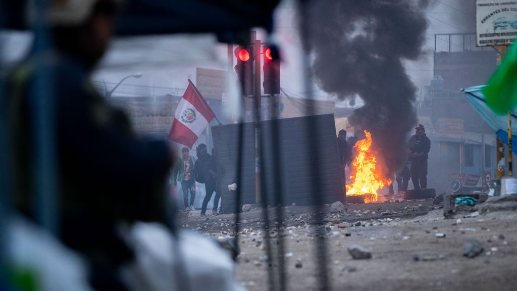 Pedro Castillo a prisión mientras siguen las muertes en las manifestaciones de Perú