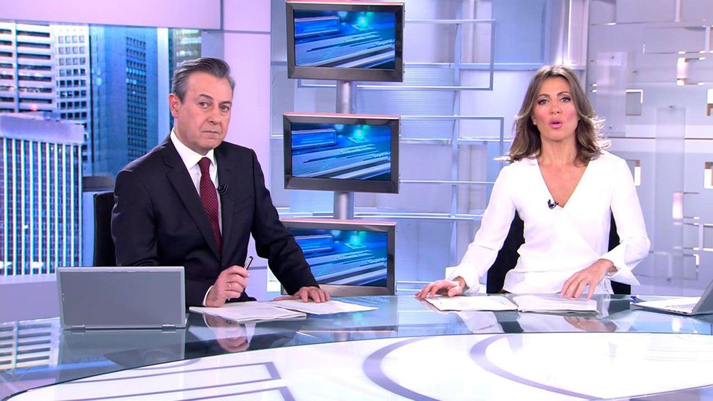 Con José Ribagorda y Ángeles Blanco Informativos Telecinco 2022 Mediodía 17/12/2022