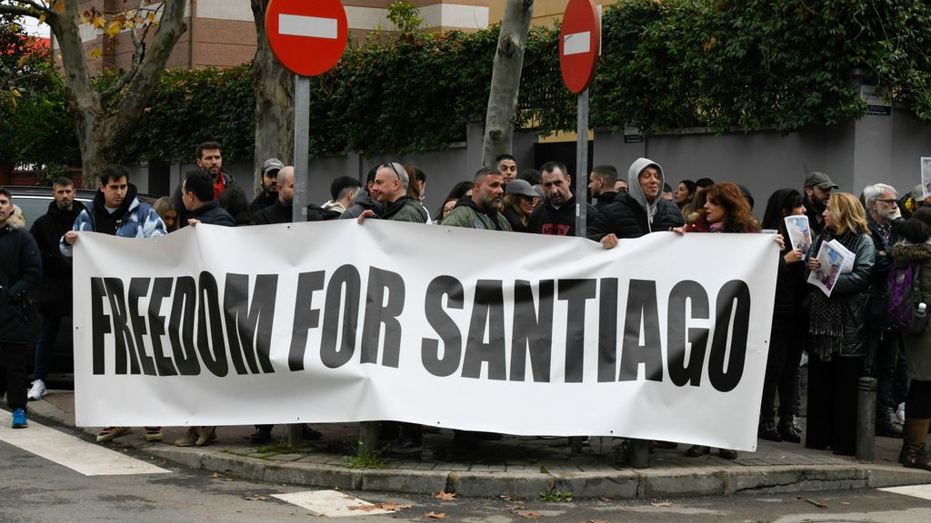 Familiares del español Santiago Sánchez, encarcelado en Irán, piden su liberación ante la Embajada