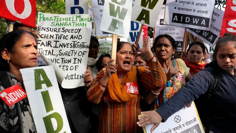 Ocho arrestados en India por violar en grupo a una menor durante más de 12 horas