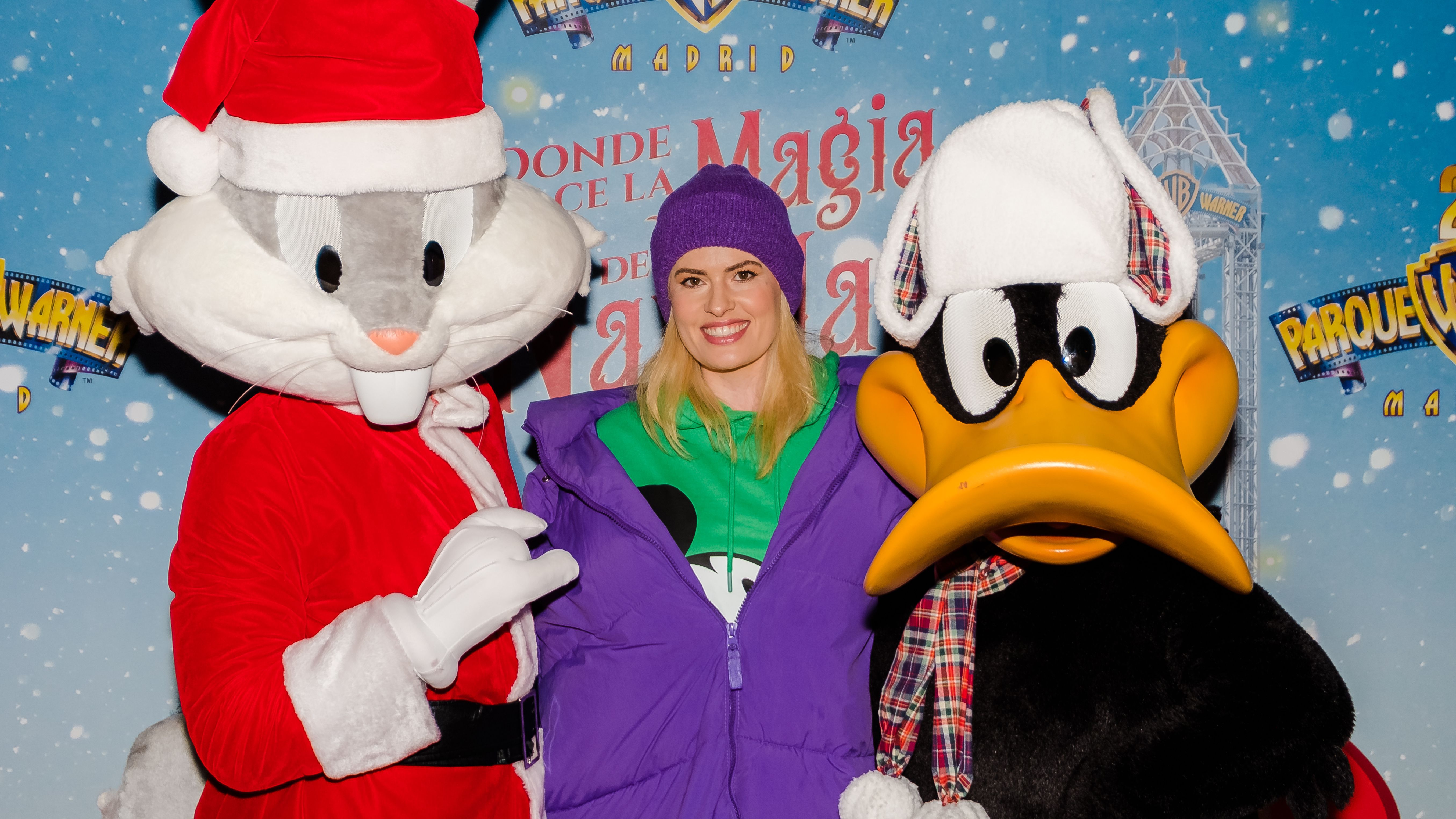 María Castro, Adriana Abenia o Dafne Fernández: los famosos y sus hijos se ponen navideños en el Parque Warner