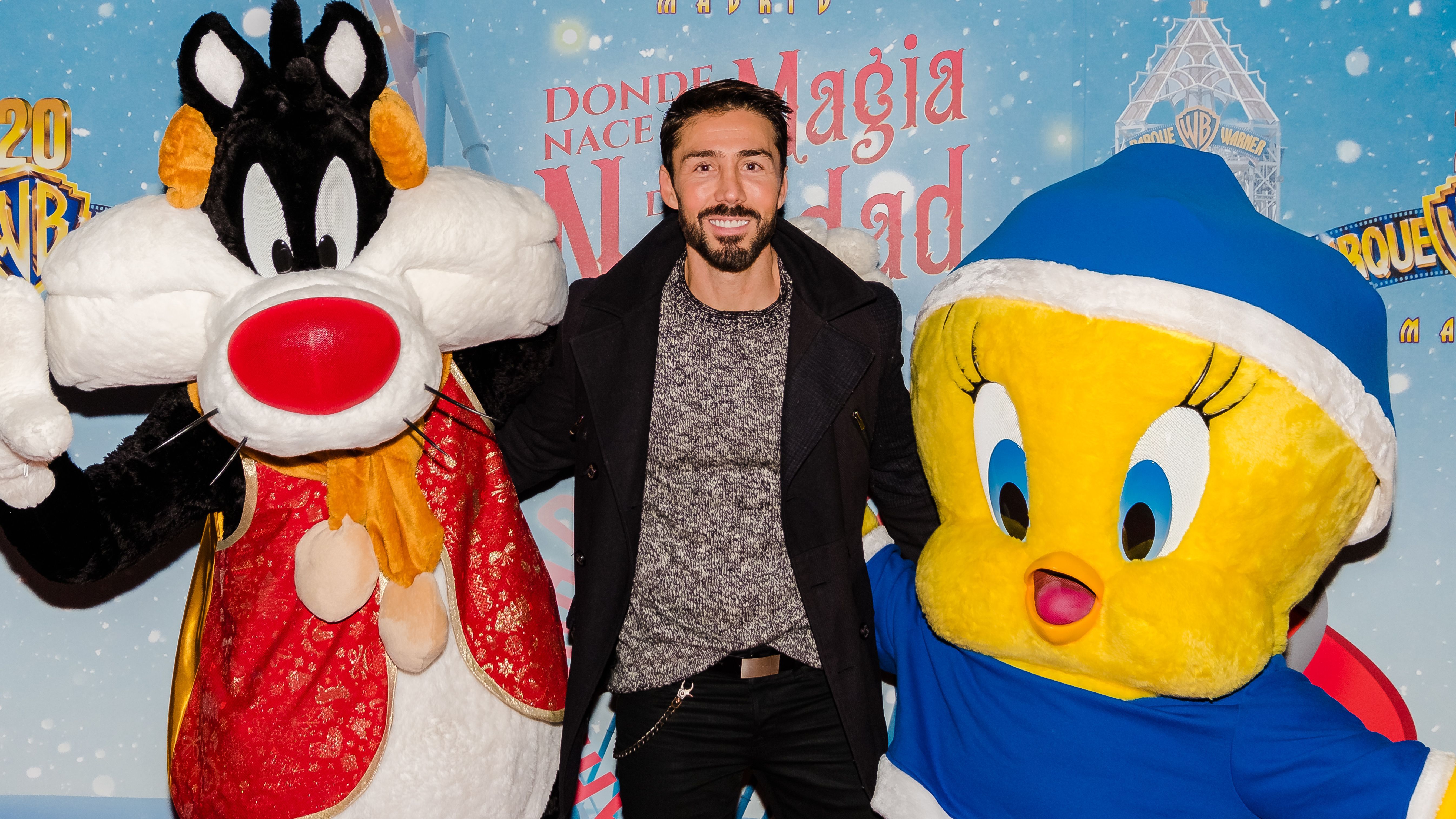María Castro, Adriana Abenia o Dafne Fernández: los famosos y sus hijos se ponen navideños en el Parque Warner