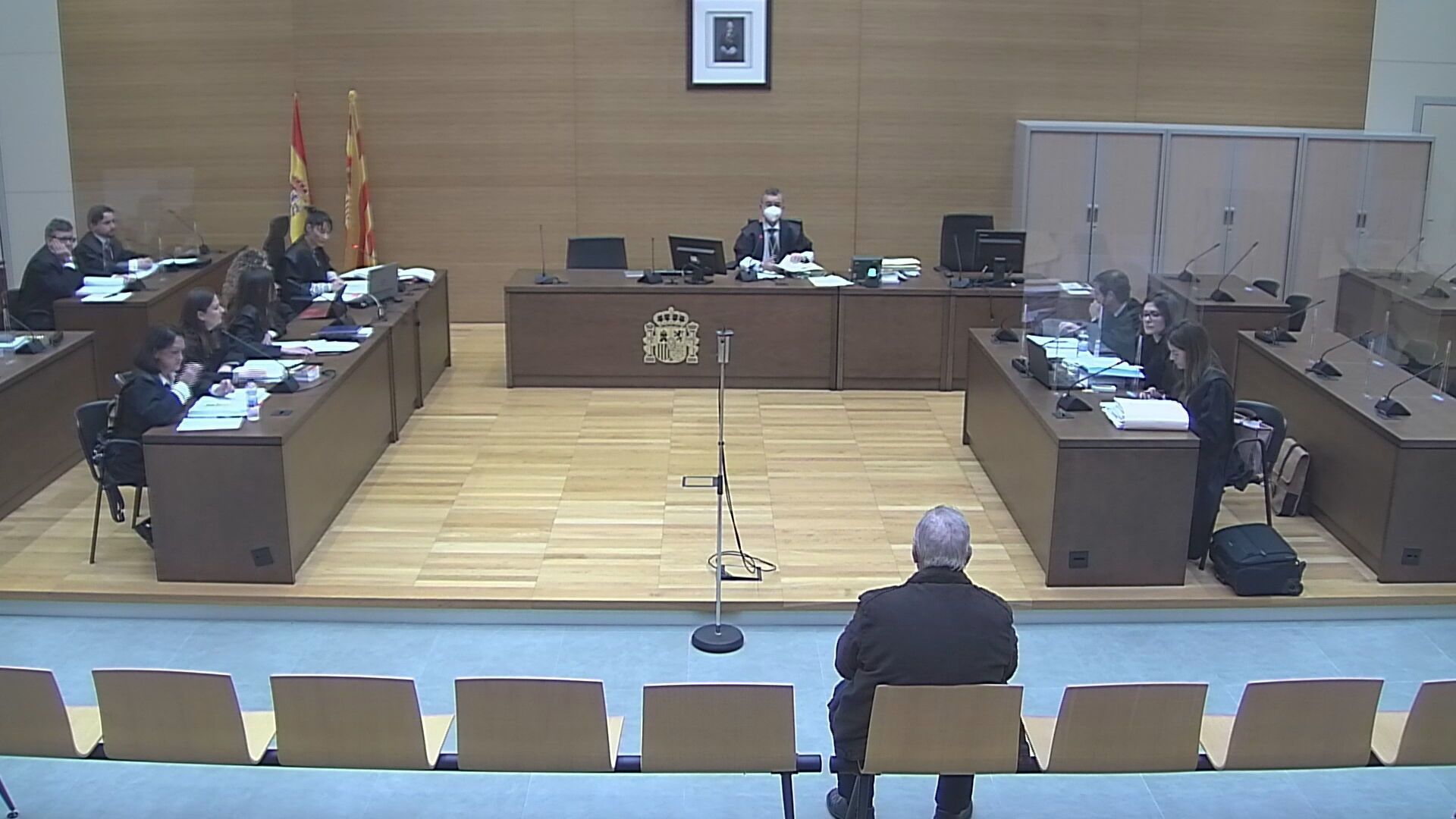 El médico acusado de abusar de 32 mujeres en Zaragoza, durante el juicio: "Reconozco los hechos"
