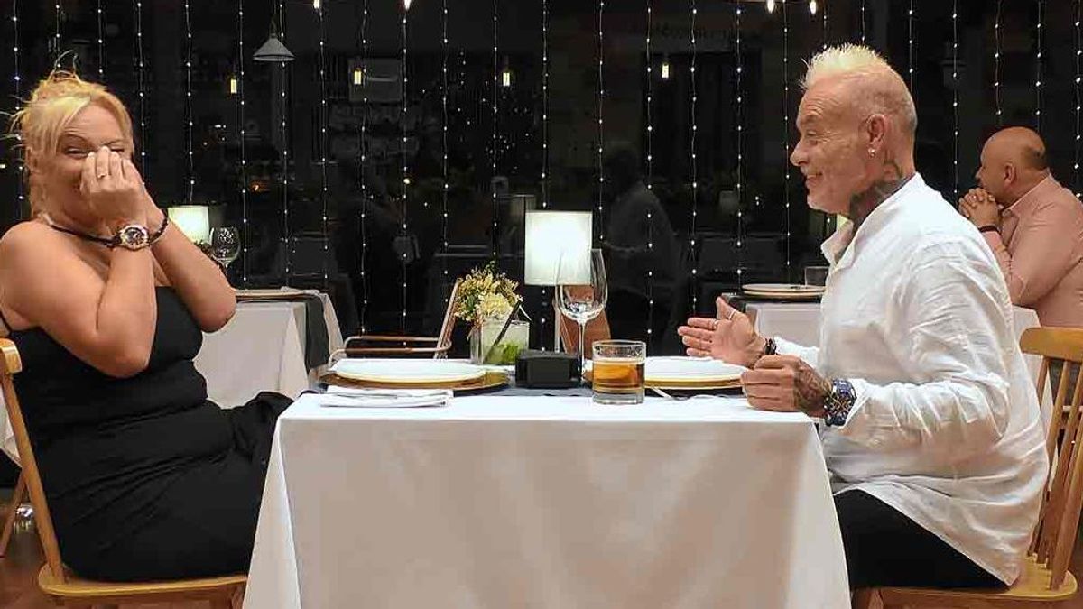 Carmen se cree la broma de su cita en ‘First Dates’: “A uno de mis espermatozoides le ha salido un diente”