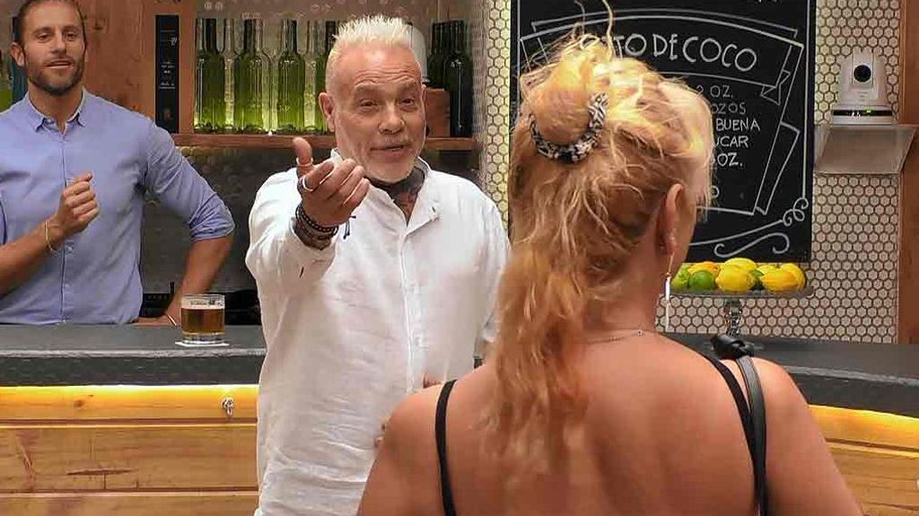Carmen y Fran durante su cita en 'First Dates'