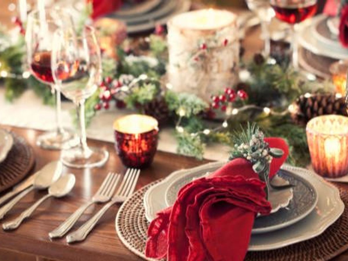 Sustancial tierra principal Color rosa Cómo doblar las servilletas para decorar tus mesas de Navidad? - NIUS