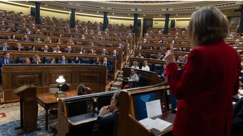 Gobierno y oposición vuelven a enfrentarse en el Congreso a cuenta de la decisión del Tribunal Constitucional