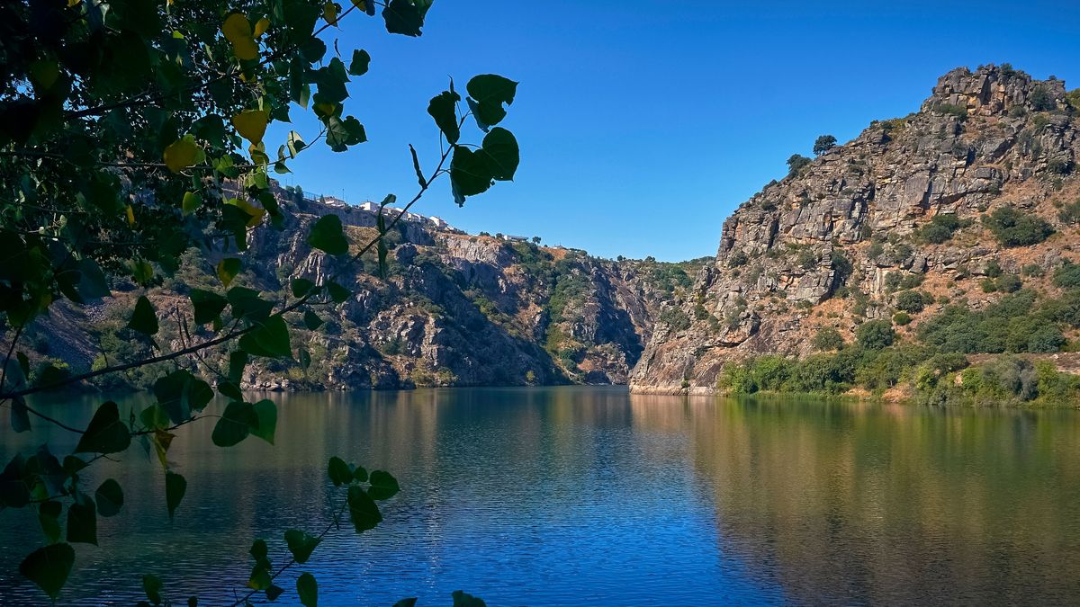 El pueblo dentro de un parque natural en España a la venta