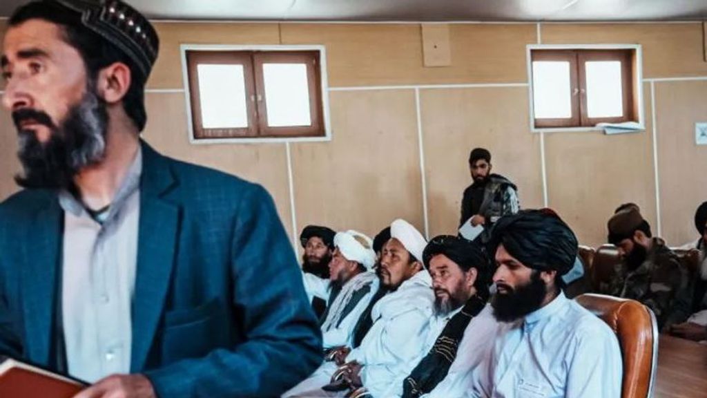 Los talibanes vetan a las mujeres de la educación: fuera de la enseñanza secundaria y universitaria