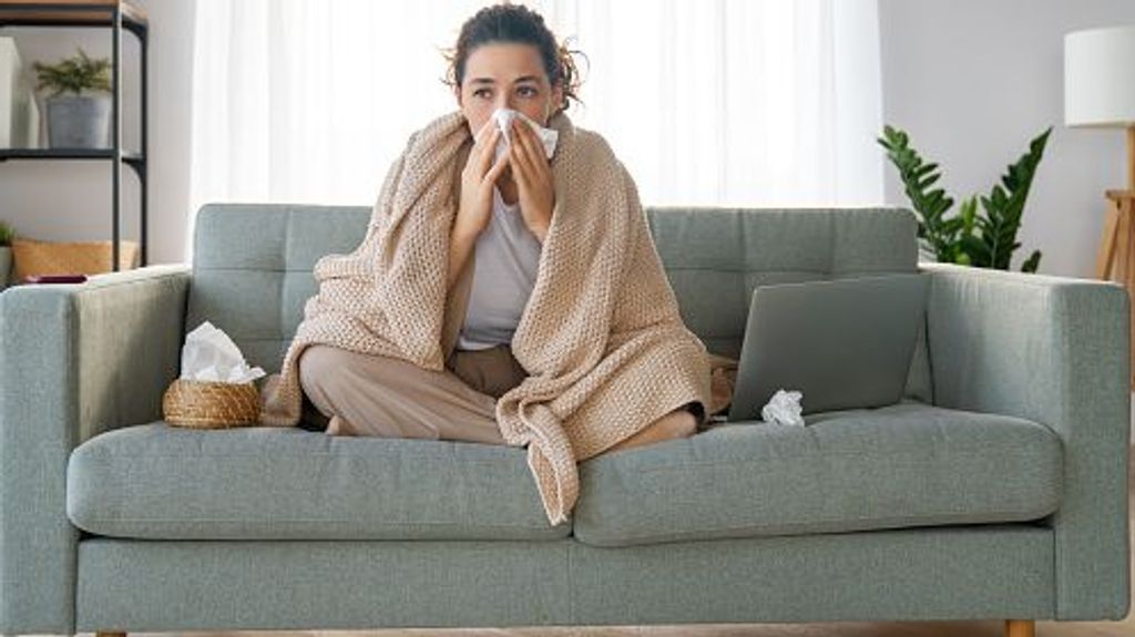 Por qué este año encadenamos un catarro con otro: "Hay un déficit de inmunidad por la pandemia y nos sobreinfectamos más"