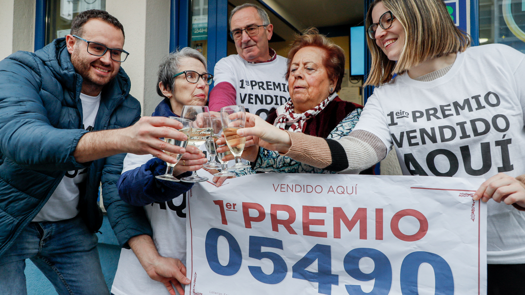 Celebrando el Gordo de la Lotería de Navidad 2022