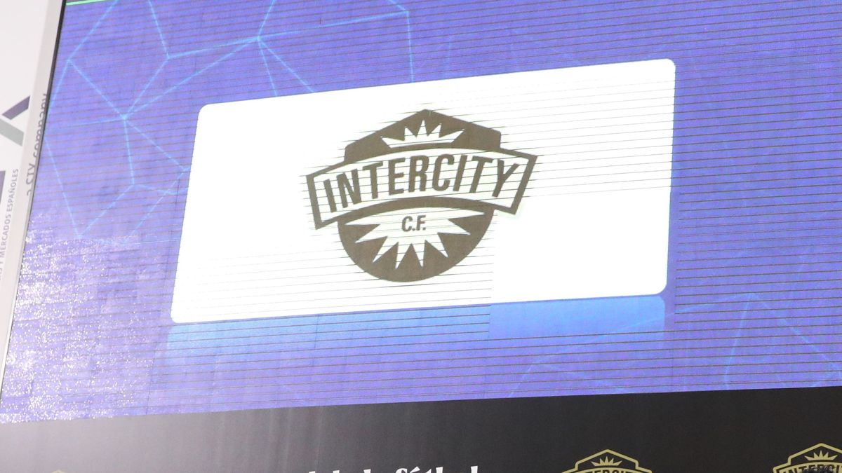 El alicantino Intercity, de los empresarios de la tecnología Salvador Martí y Javier Miras, se enfrentará con el Barça en la Copa del Rey El alicantino Intercity, de los empresarios de la tecnología Salvador Martí y Javier Miras, se enfrentará con el Barça en la Copa del Rey