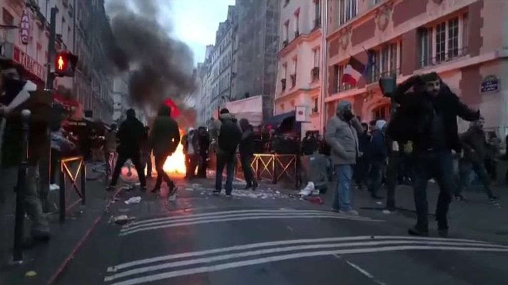 Violentos disturbios en París tras el asesinato de tres activistas kurdos