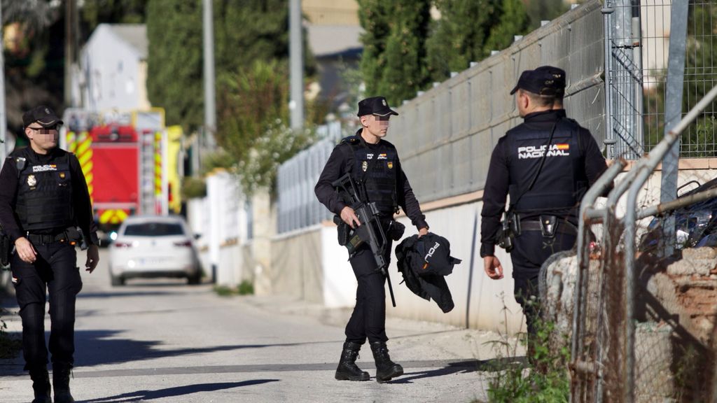 Detienen al hombre armado que se atrincheró en una casa de Murcia y secuestró a su hermana