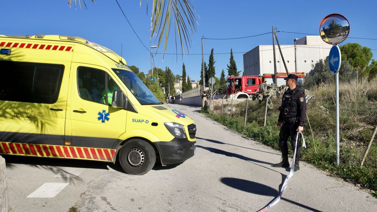 Un hombre se atrinchera en una casa y amenaza a una mujer, en Murcia