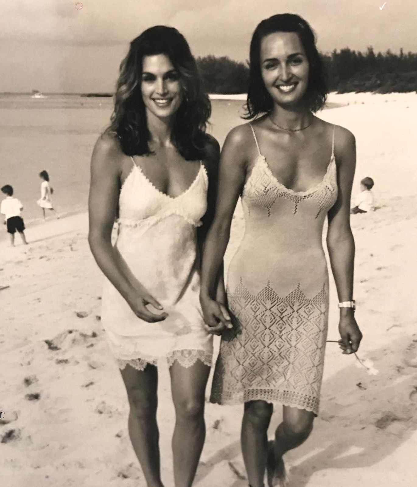 Cindy Crawford en la playa el día de su boda. FUENTE: Cordonpress