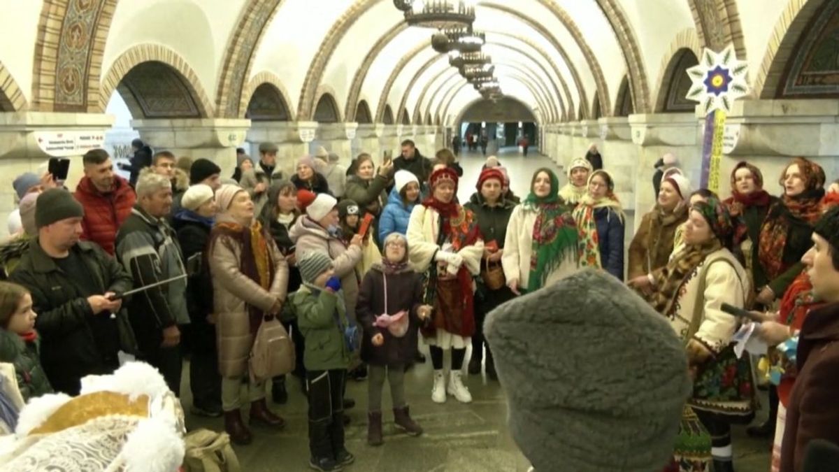 Ucrania celebra la Navidad más oscura