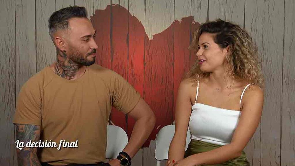 Ainara y Leandro durante su cita en 'First Dates'