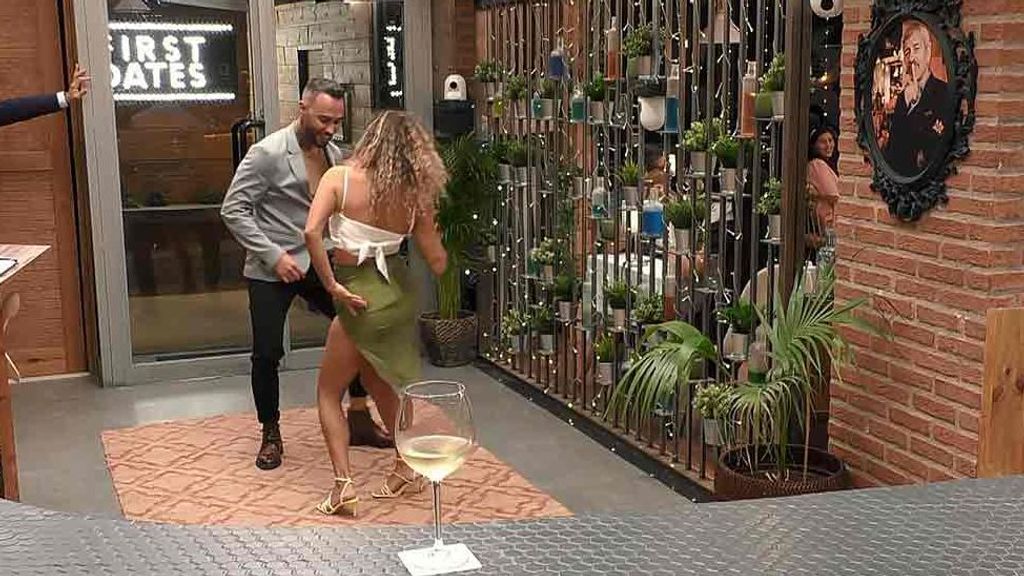 Ainara y Leandro durante su cita en 'First Dates'