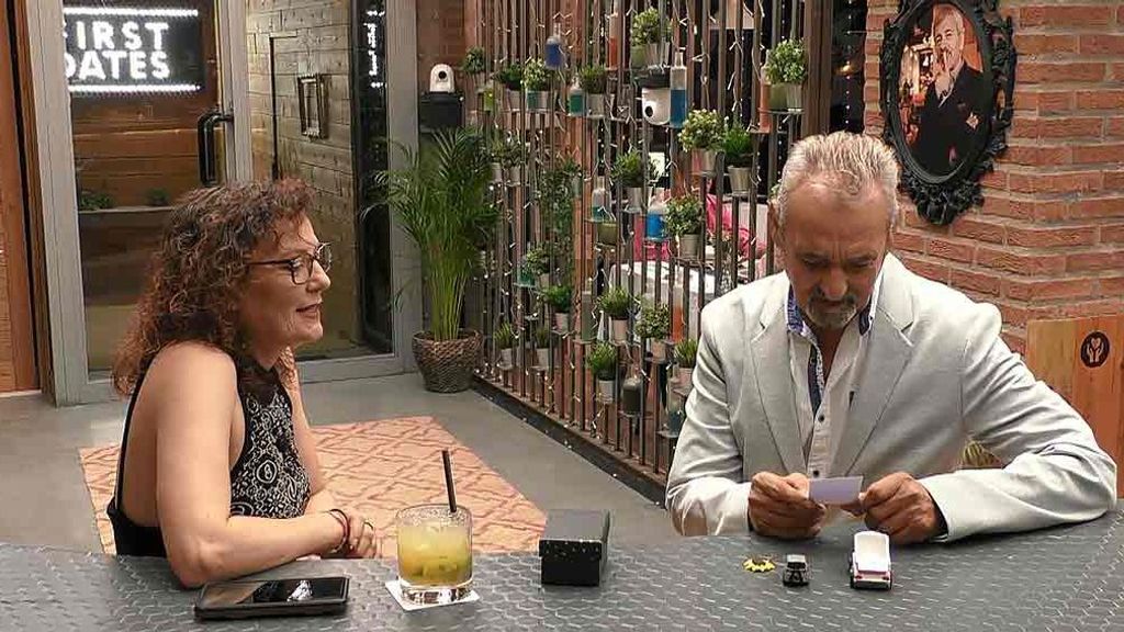 Silvia y Juan durante su cita en 'First Dates'