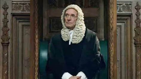 Stephen Greif en 'The Crown'