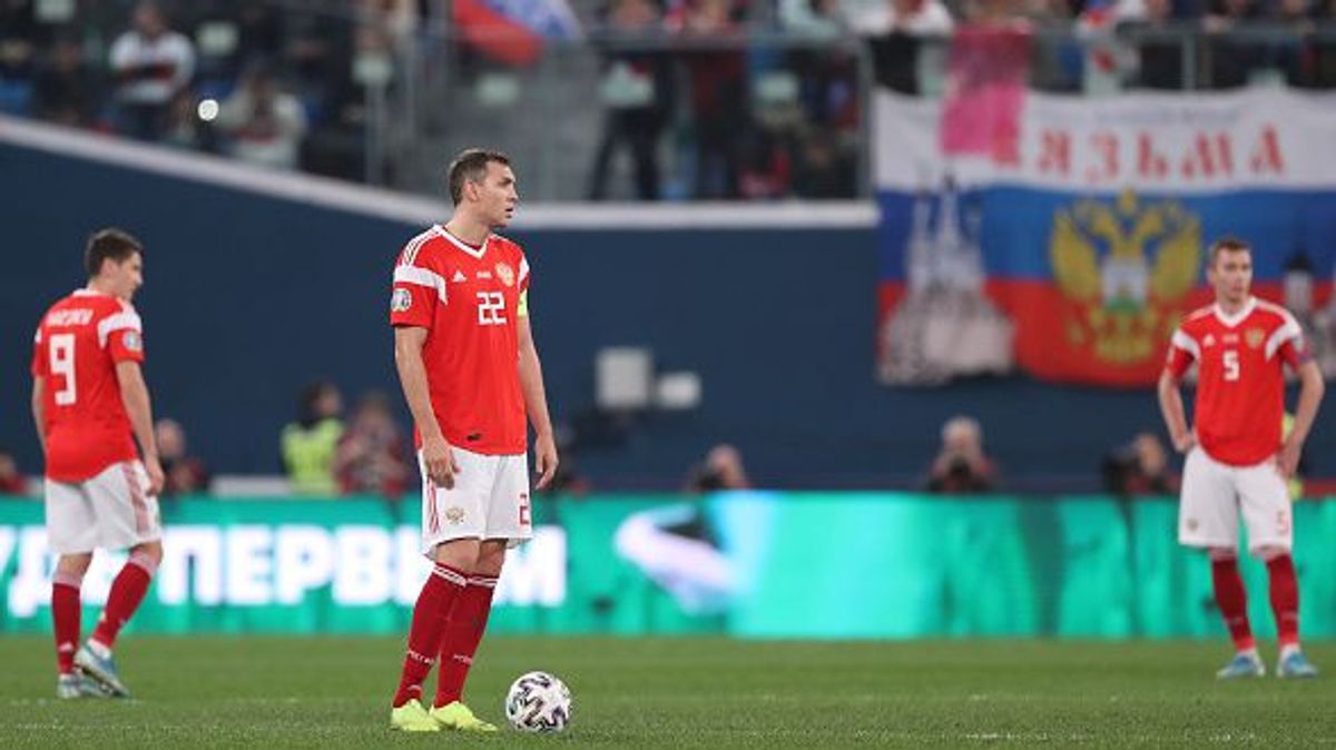 Artem Dzyuba (C) of Russia reacts during the UEFA Euro 2020 Qualifier between Russia and Belgium on November 16, 2019 in Saint Petersburg, Russia. (Photo by Igor Russak/NurPhoto via Getty Images) Artem Dzyuba (C) of Russia reacts during the UEFA Euro 2020 Qualifier between Russia and Belgium on November 16, 2019 in Saint Petersburg, Russia. (Photo by Igor Russak/NurPhoto via Getty Images)