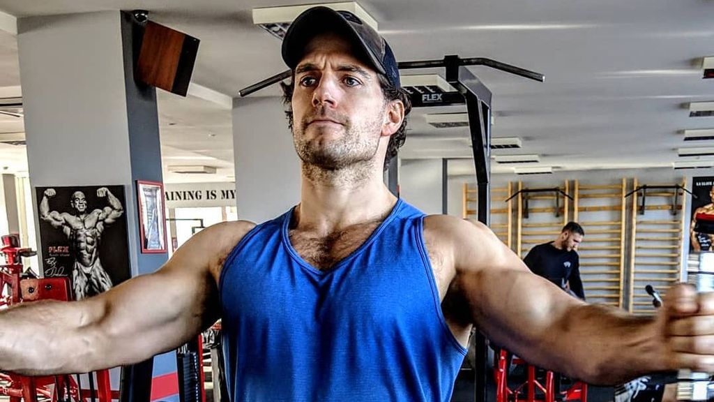 Henry Cavill hace grandes entrenamientos para dar vida a sus personajes