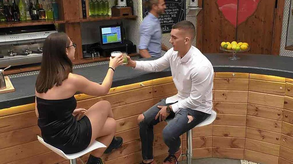 Daniel y Silvia durante su cita en 'First Dates'