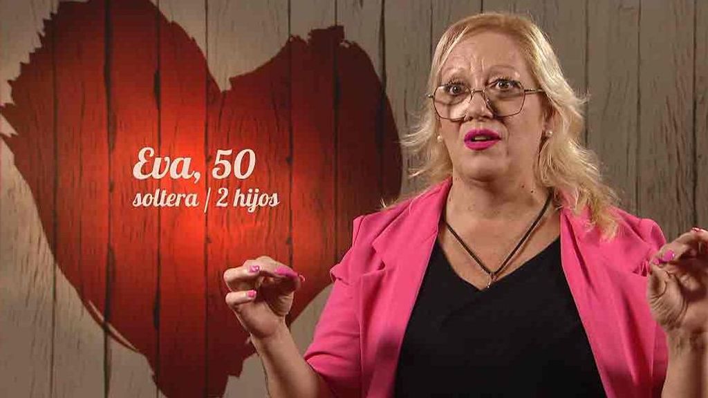 Eva y Pumuki durante su cita en 'First Dates'