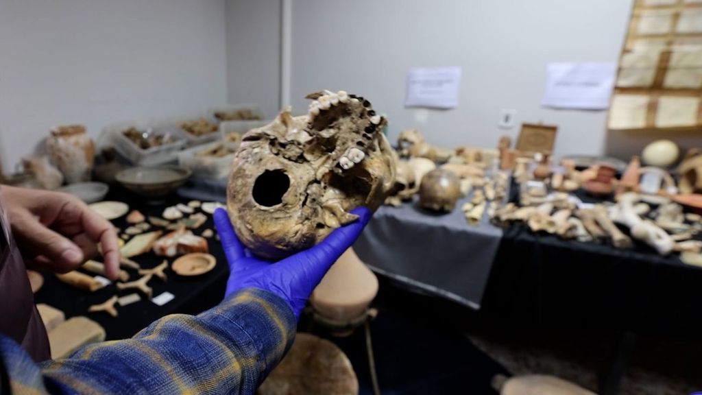 Intervienen a dos hombres 350 piezas arqueológicas, algunas de la Edad de Bronce, y 200 restos óseos en Alicante