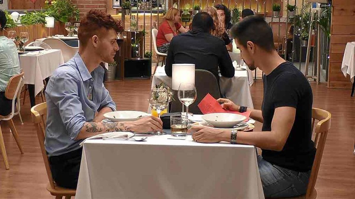 Pablo sorprende a su cita con un poema en ‘First Dates’: “No es de amor porque no te conocía”