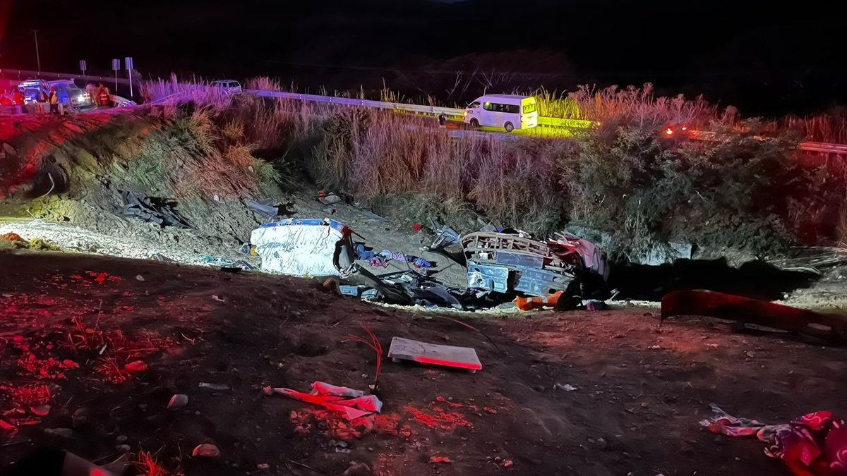 15 muertos, entre ellos 3 menores, en un accidente de autobús en México: "Mamá, no respira"