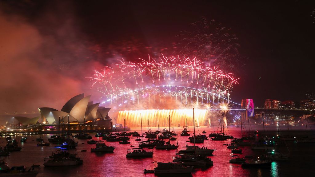 Sídney celebra la Nochevieja con sus famosos fuegos artificiales