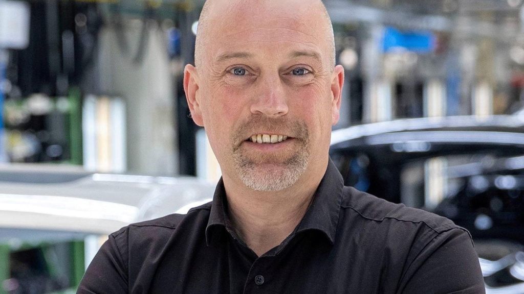 Archivo - Bernd Krottmayer, director general de la fábrica de Mercedes-Benz Vans en Vitoria.