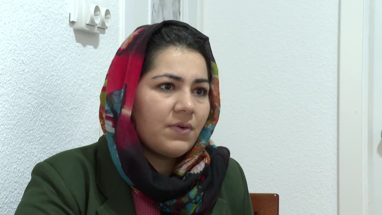 Khadija, Afghan journalist refugee in Spain: “There is no future for the women of my country”