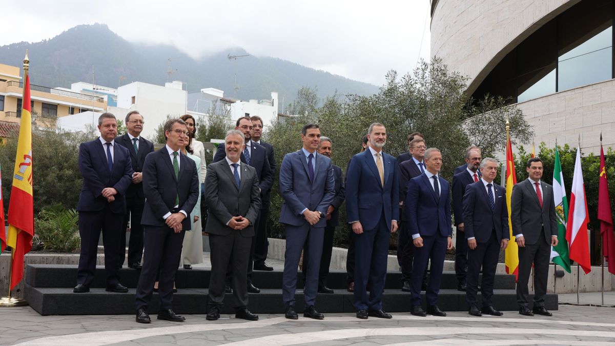 Foto de familia de la XXVI Conferencia de Presidentes en La Palma en marzo de 2022