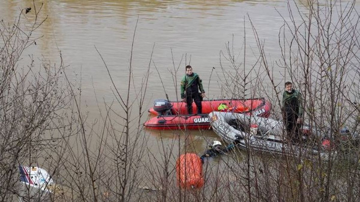 Labores de rescate tras el accidente del ultraligero en Valladolid