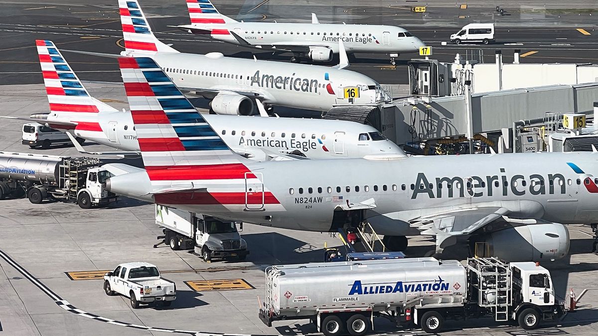 Un empleado de American Airlines muere succionado por la turbina de un avión en Alabama