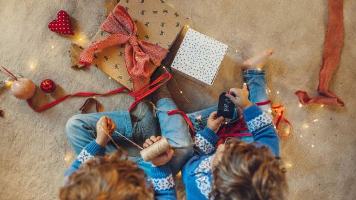 Cada Navidad, tanto los más pequeños como los mayores esperan con ilusión la llegada de Papá Noel y los Reyes Magos Cada Navidad, tanto los más pequeños como los mayores esperan con ilusión la llegada de Papá Noel y los Reyes Magos