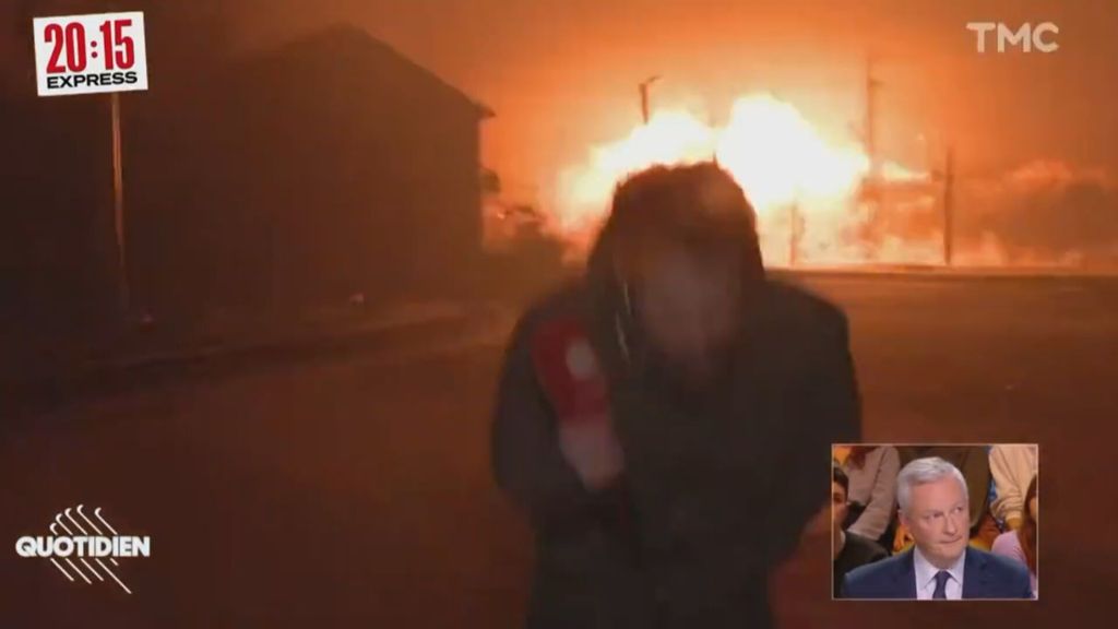 Un equipo de periodistas franceses, a punto de ser alcanzado en directo por un bombardeo ruso en Ucrania